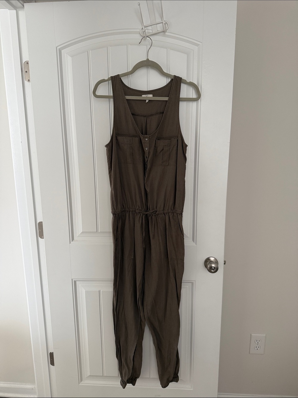 Women's Olive Sleeveless Jumpsuit